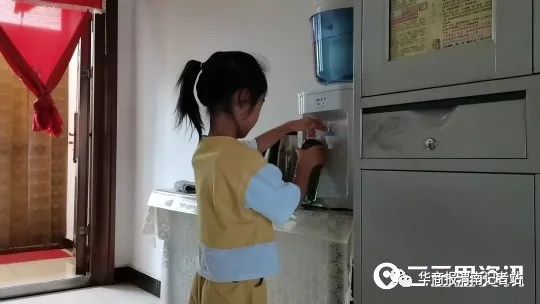 DƬ